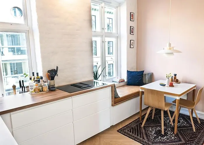 Attraktiv Og Klassisk Midt I Oslo, 80m2