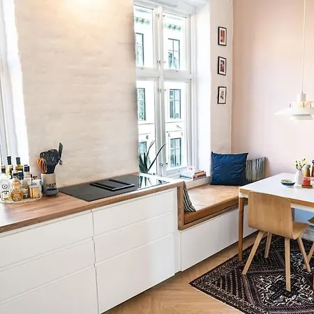 Attraktiv Og Klassisk Midt I Oslo, 80m2